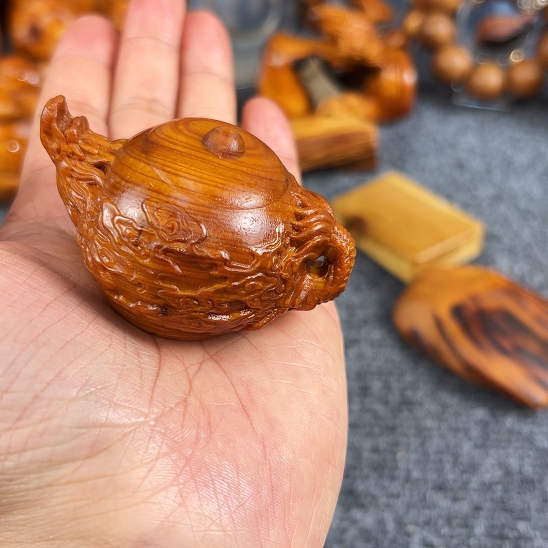 柏木太行崖柏溏心手把件