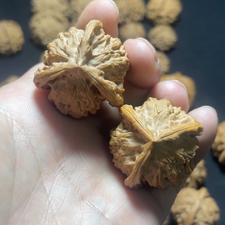 把件文玩核桃盘山三棱有修35mm