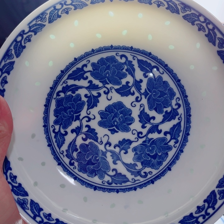 青花玲珑8寸窝盘牡丹花