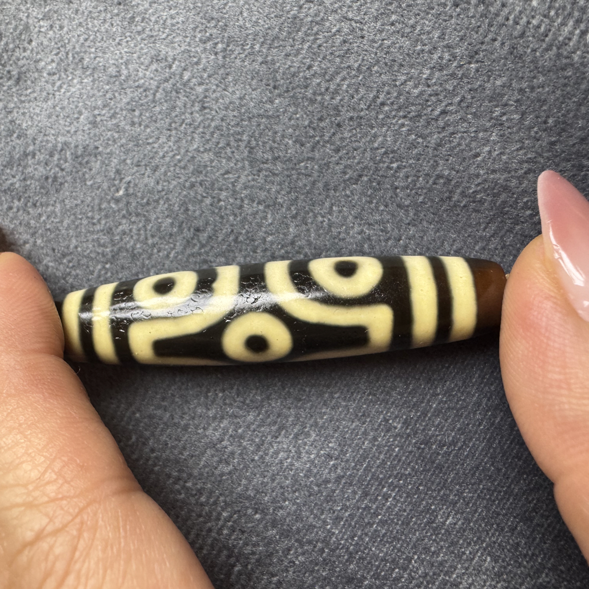 精品牙黄十字六眼锁骨链