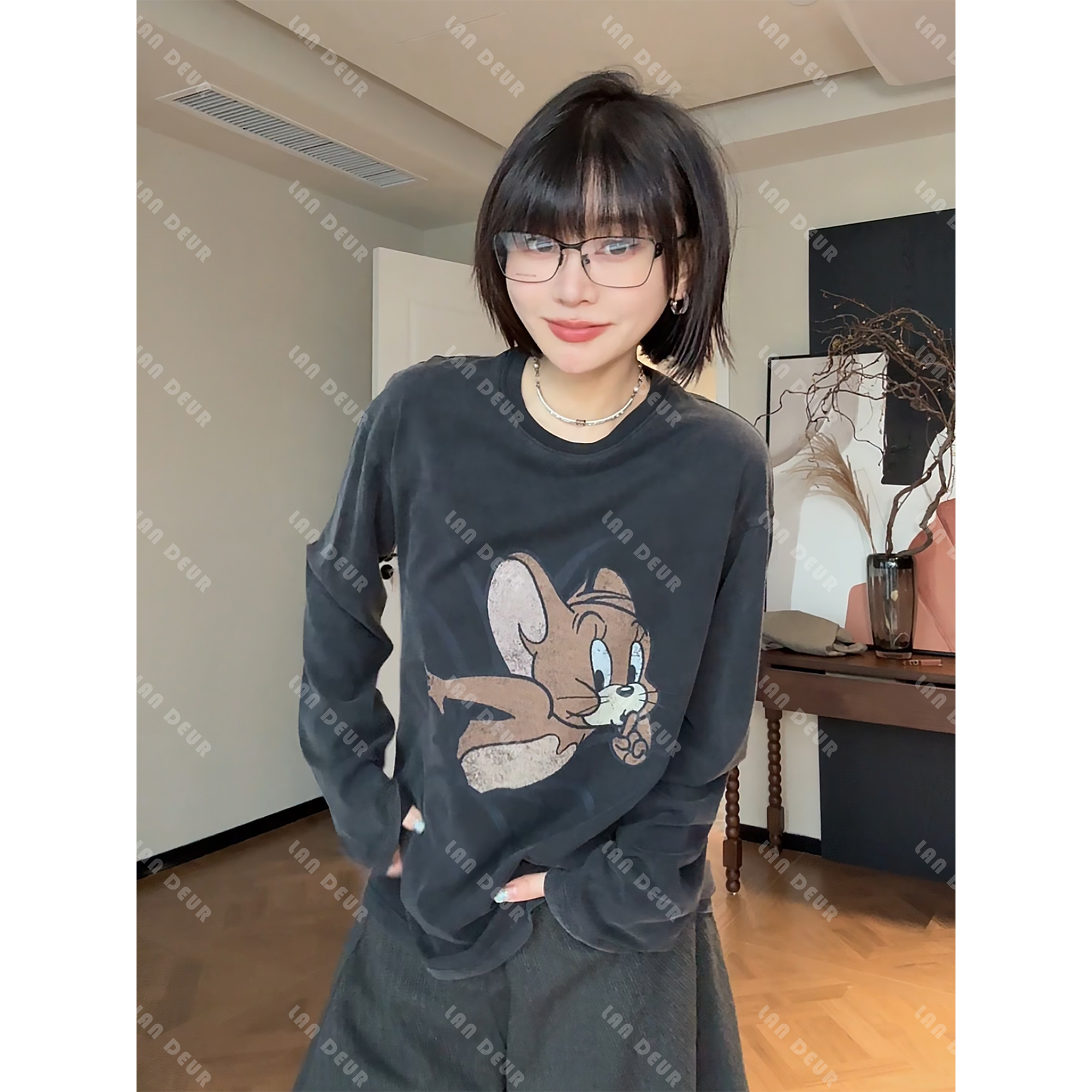 JIUJIU【飞行日】时尚百搭简约圆领卡通宽松显瘦水洗T恤上衣女