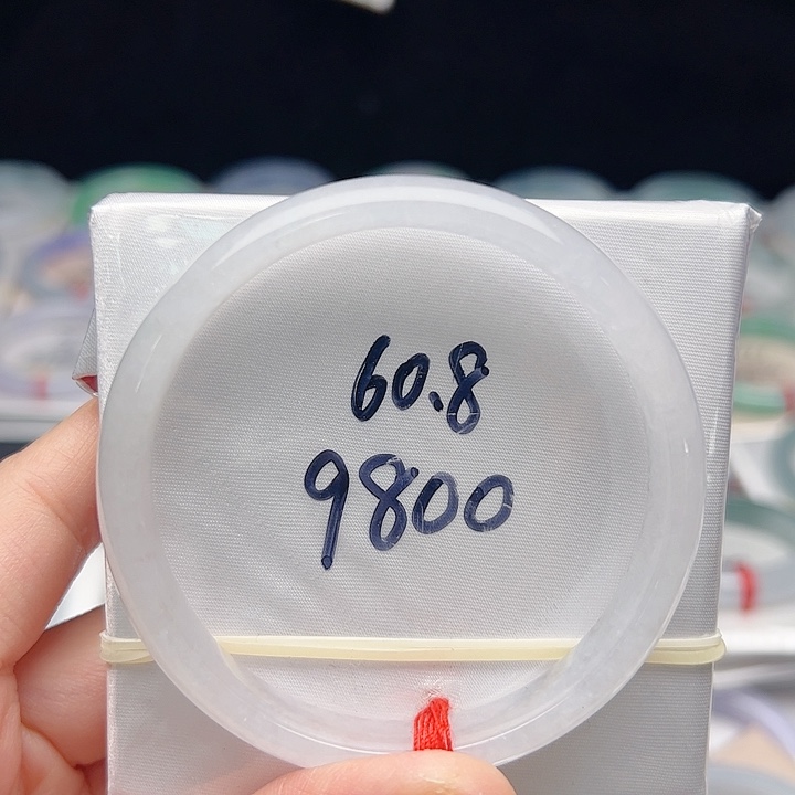 翡翠未镶嵌手镯A货