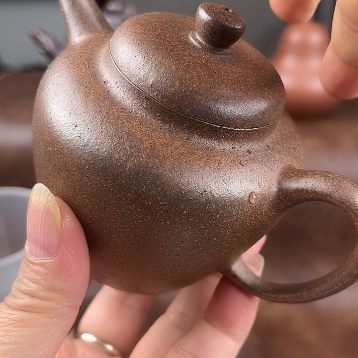 紫砂茶杯好好看呜呜