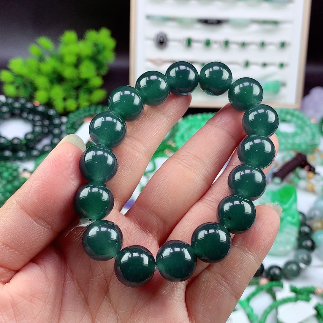 翡翠颈饰未镶嵌项链