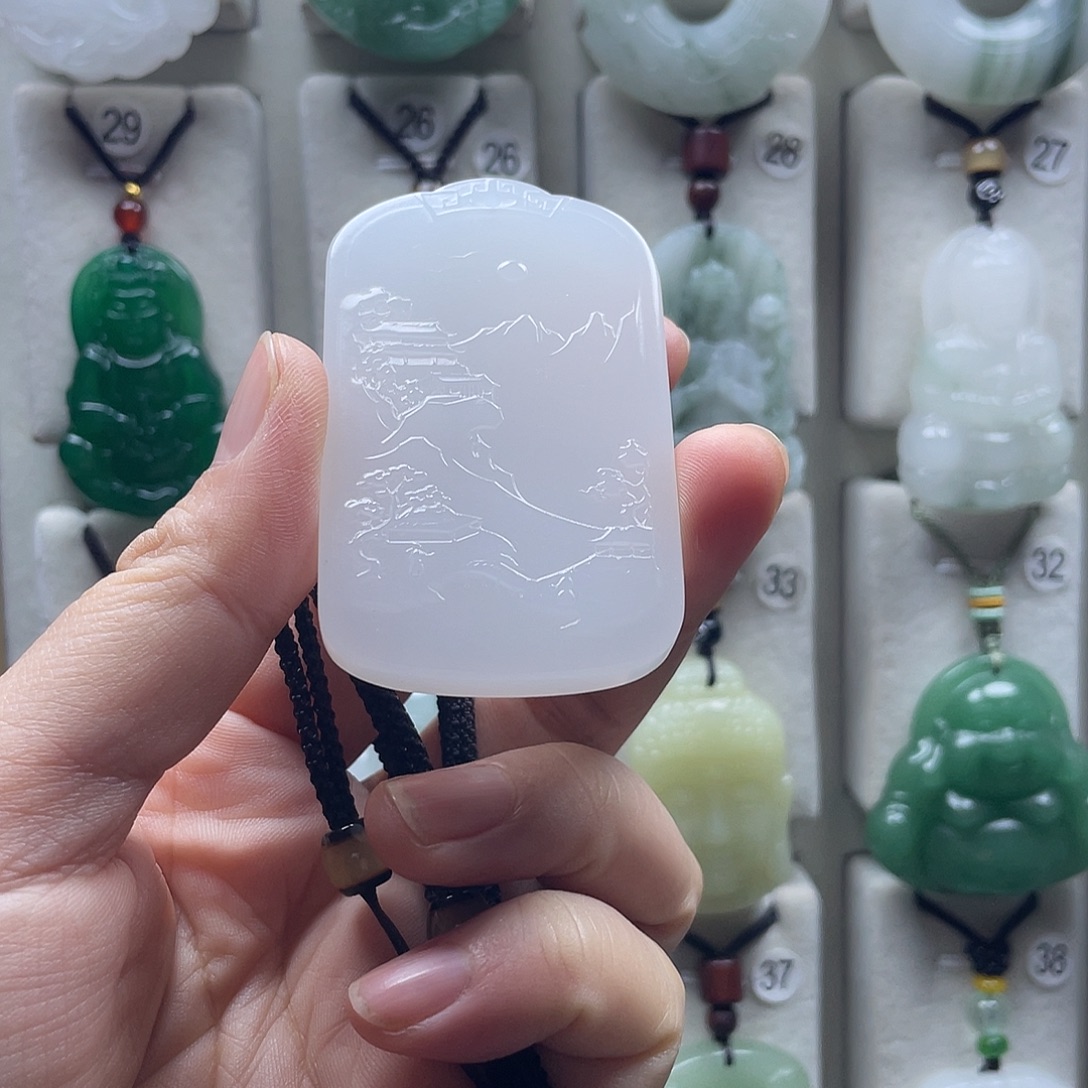 石英质玉未镶嵌颈饰