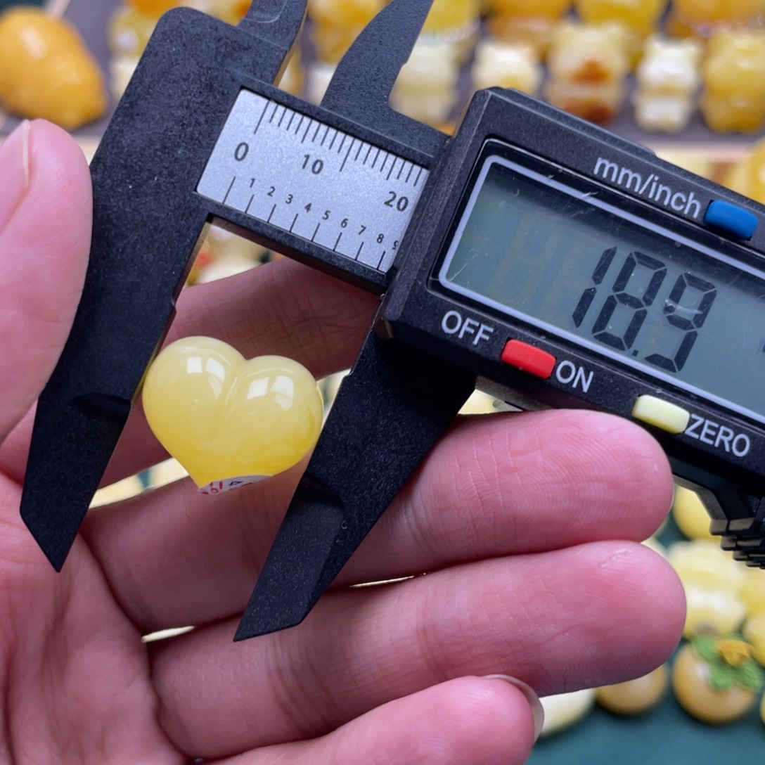 琥珀未镶嵌裸石蜜蜡