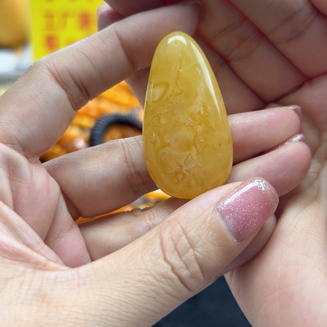 琥珀珠宝奇石未镶嵌