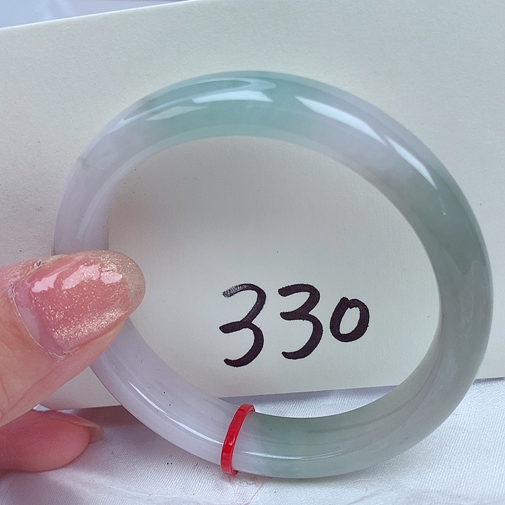 翡翠手镯未镶嵌翡翠