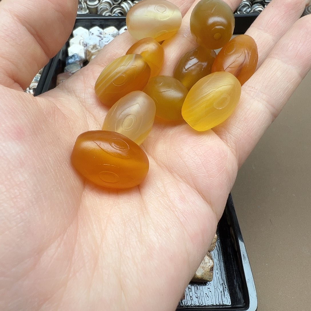 邱***慧玛瑙/玉髓合金珠宝半成品