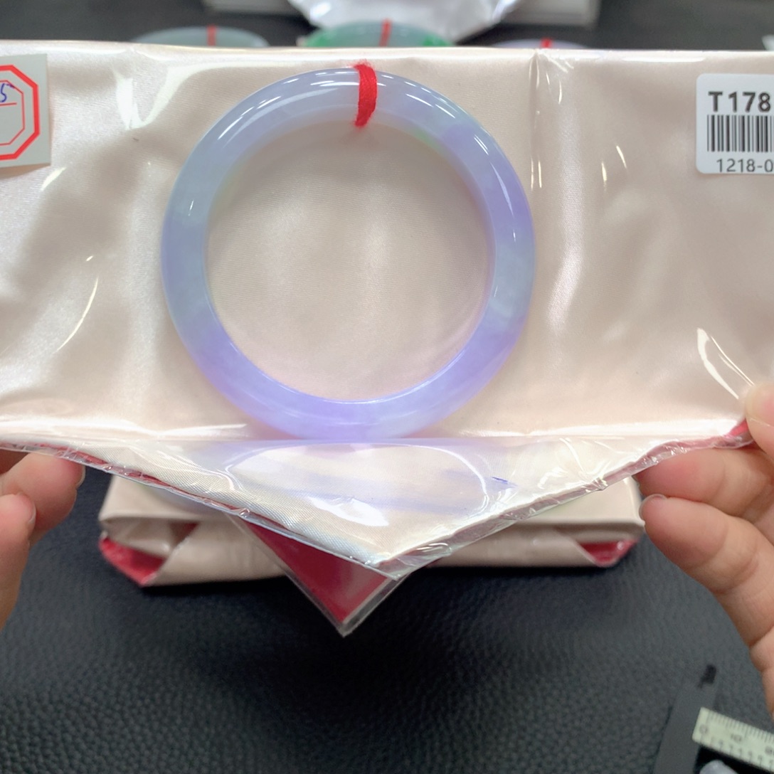 翡翠未镶嵌手镯3号