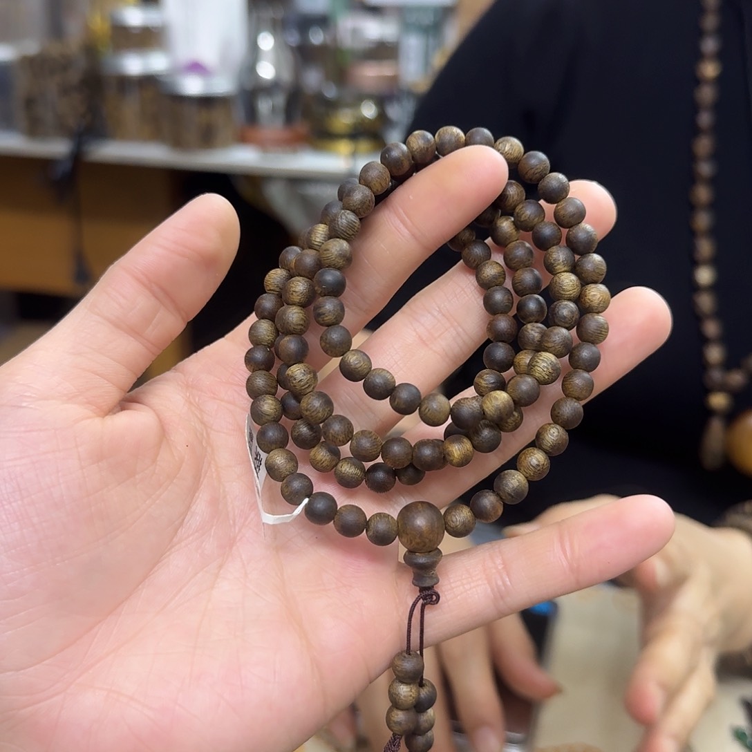 沉香木手串白棋 99 沉多圈 0.6-14 克多样性发一