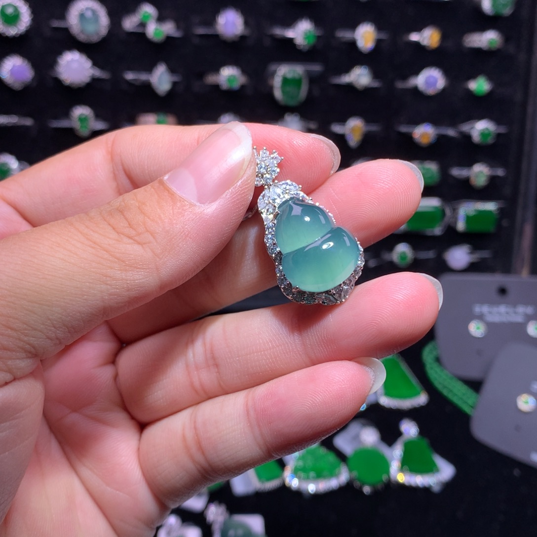 翡翠银S925镶嵌颈饰翡翠