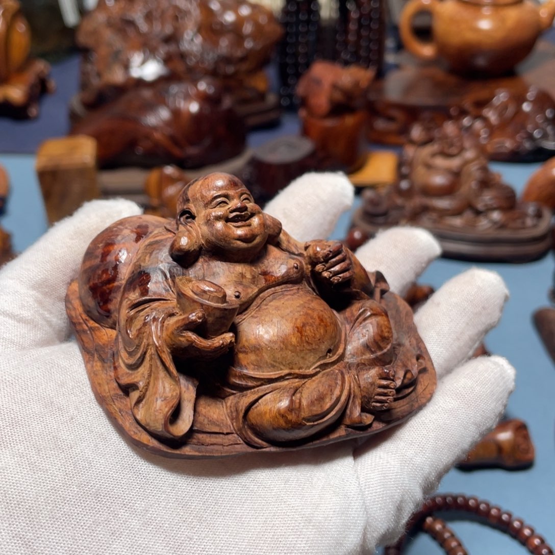 I***O黄花梨/降香黄檀把件