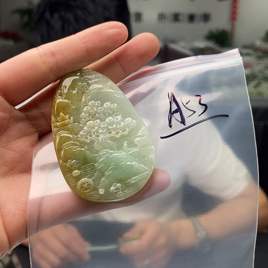 翡翠未镶嵌颈饰颜色多样性发拍一发一