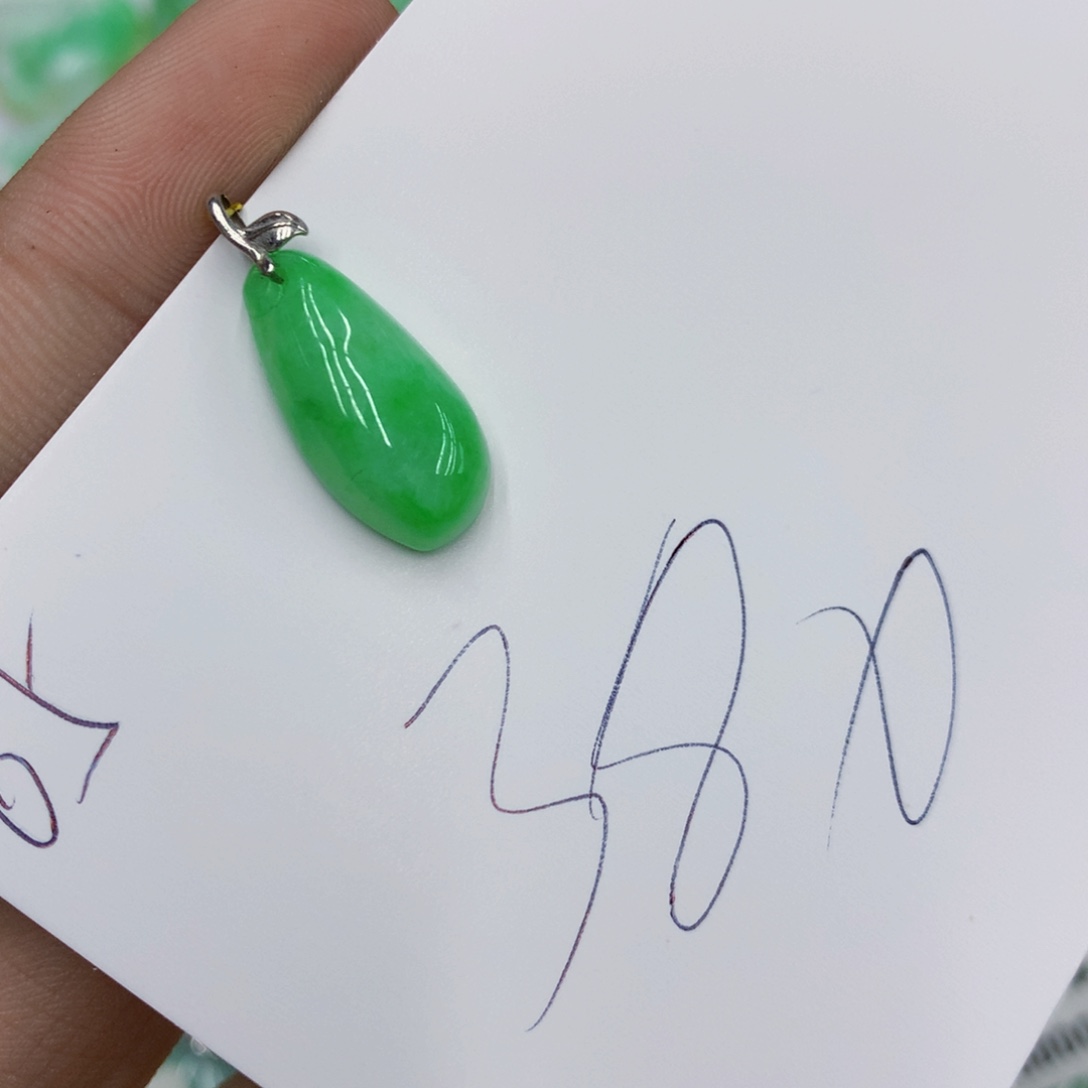 翡翠颈饰18K金镶嵌布**姐翡翠