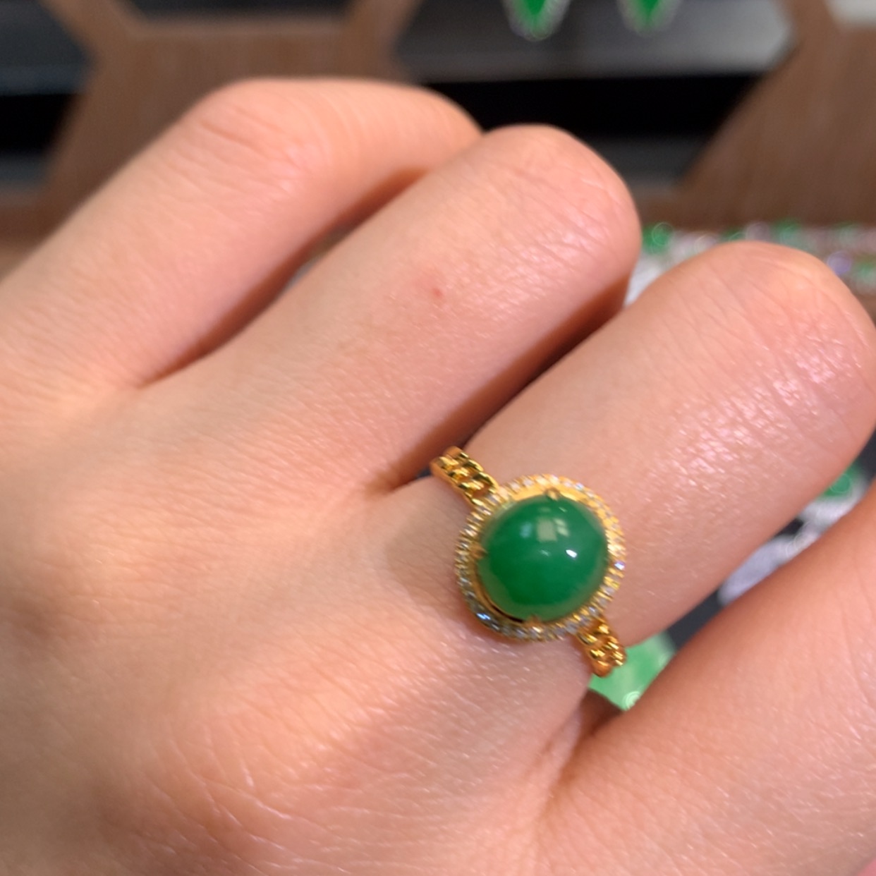 【闪购商品】翡翠吊坠(不含链)18K金镶嵌