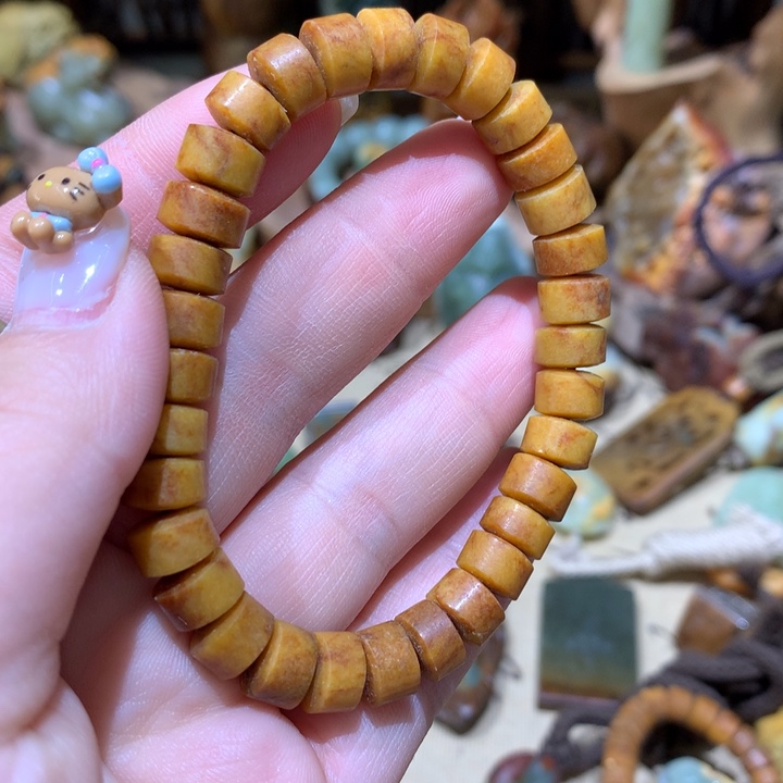 岫岩河磨玉（透闪石质玉）手串未镶嵌果***乓