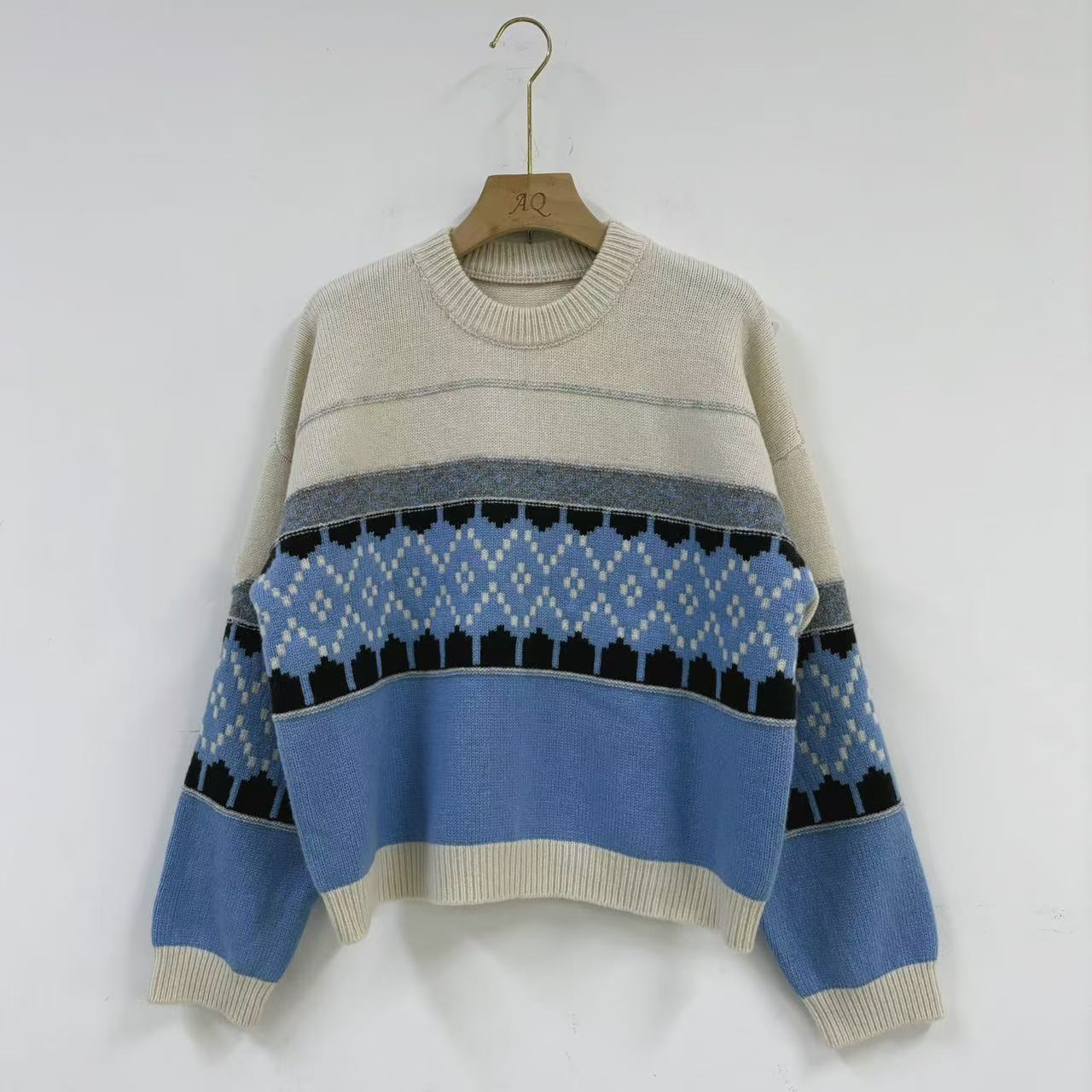 冬季新款复古文艺高级感提花设计感撞色圆领宽松毛衣