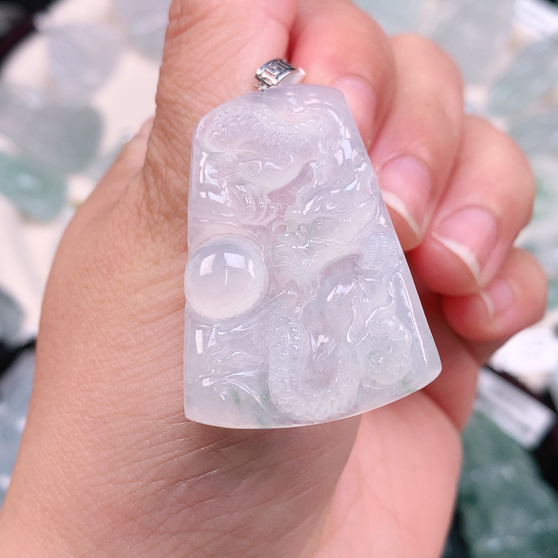 翡翠颈饰18K金镶嵌冰胶龙牌41.9*29*5.2