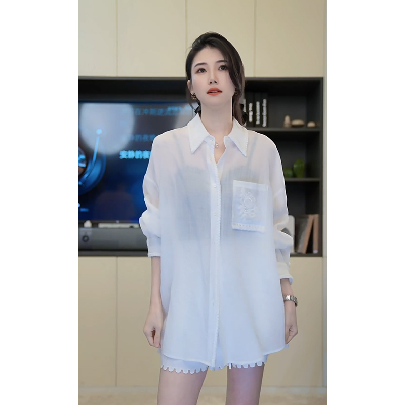 小乖逃X翻领苎麻白色衬衫花朵流苏单口袋本白色衬衫 S25233