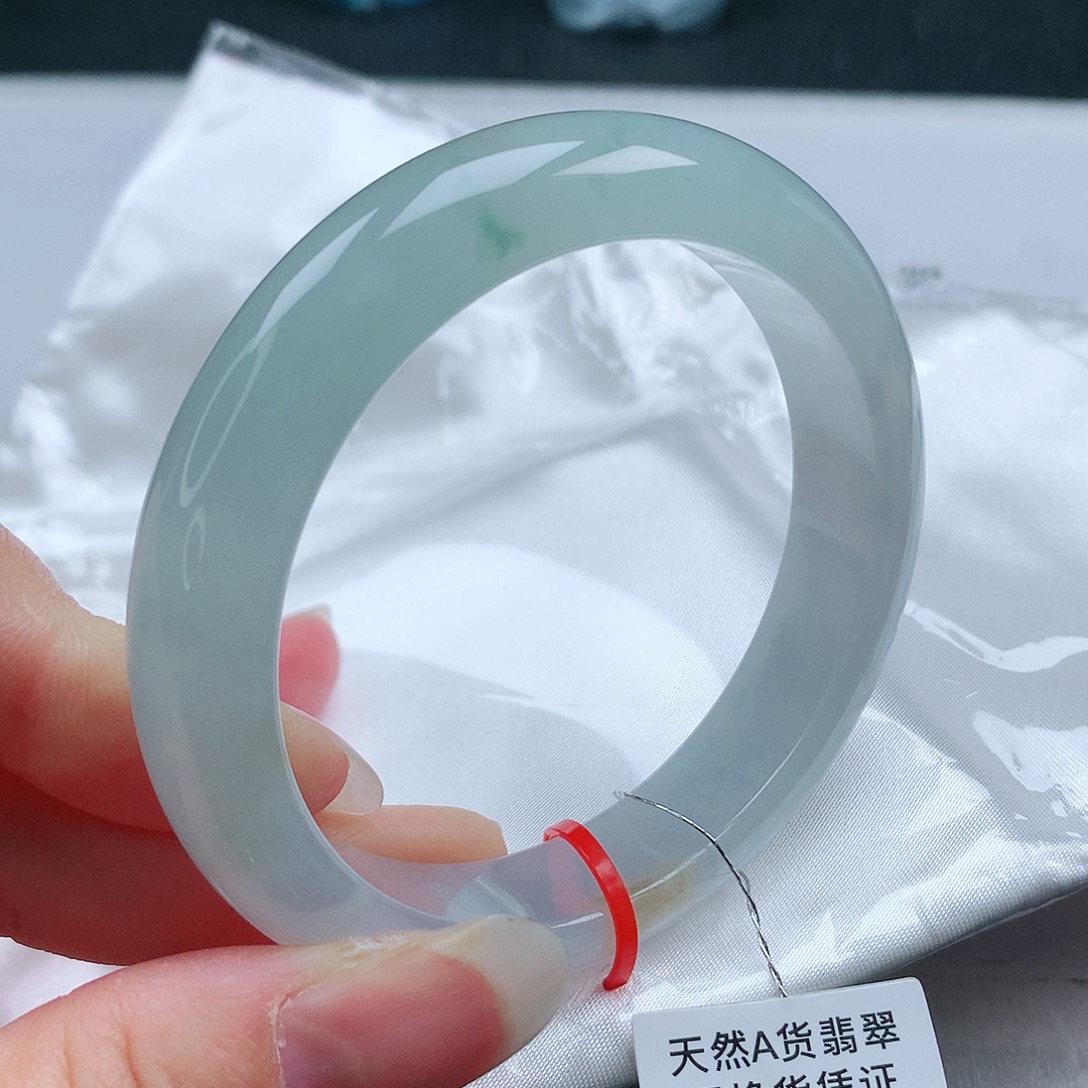 翡翠手镯未镶嵌55+圈