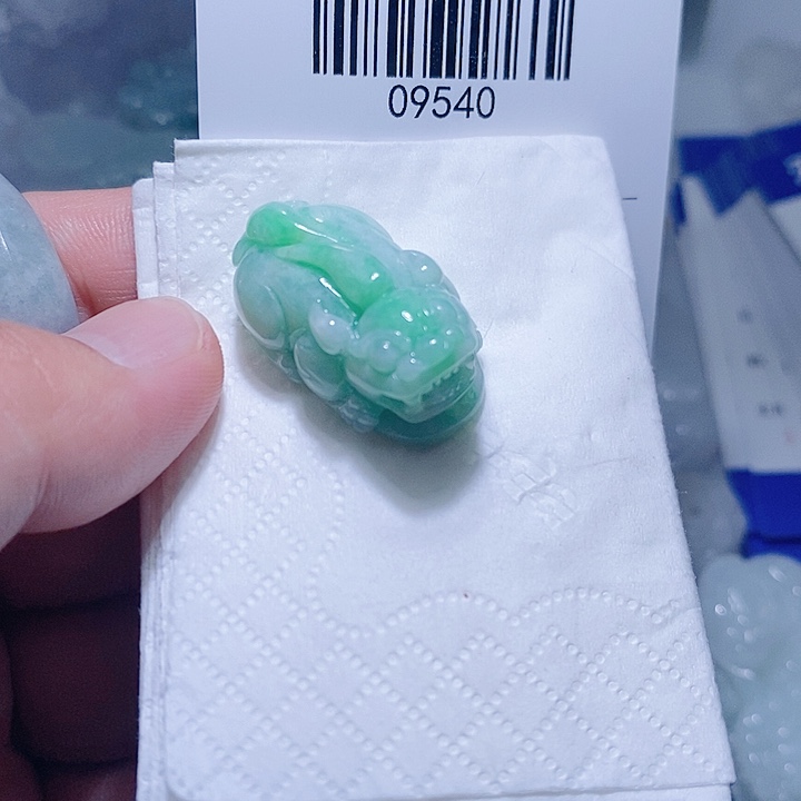 翡翠未镶嵌颈饰天光墟翡翠市场现金代购