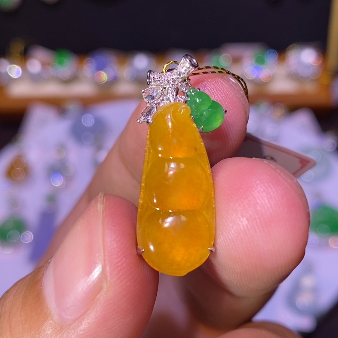 【闪购商品】吊坠(不含链)18K金镶嵌翡翠