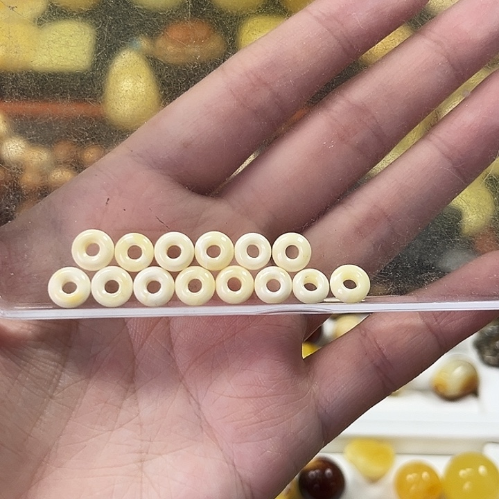 浅***忆琥珀颈饰未镶嵌拉环