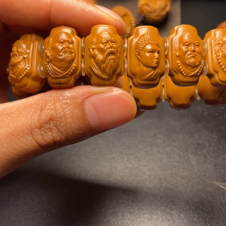 橄榄核吊坠橄榄树。我是刘刘
