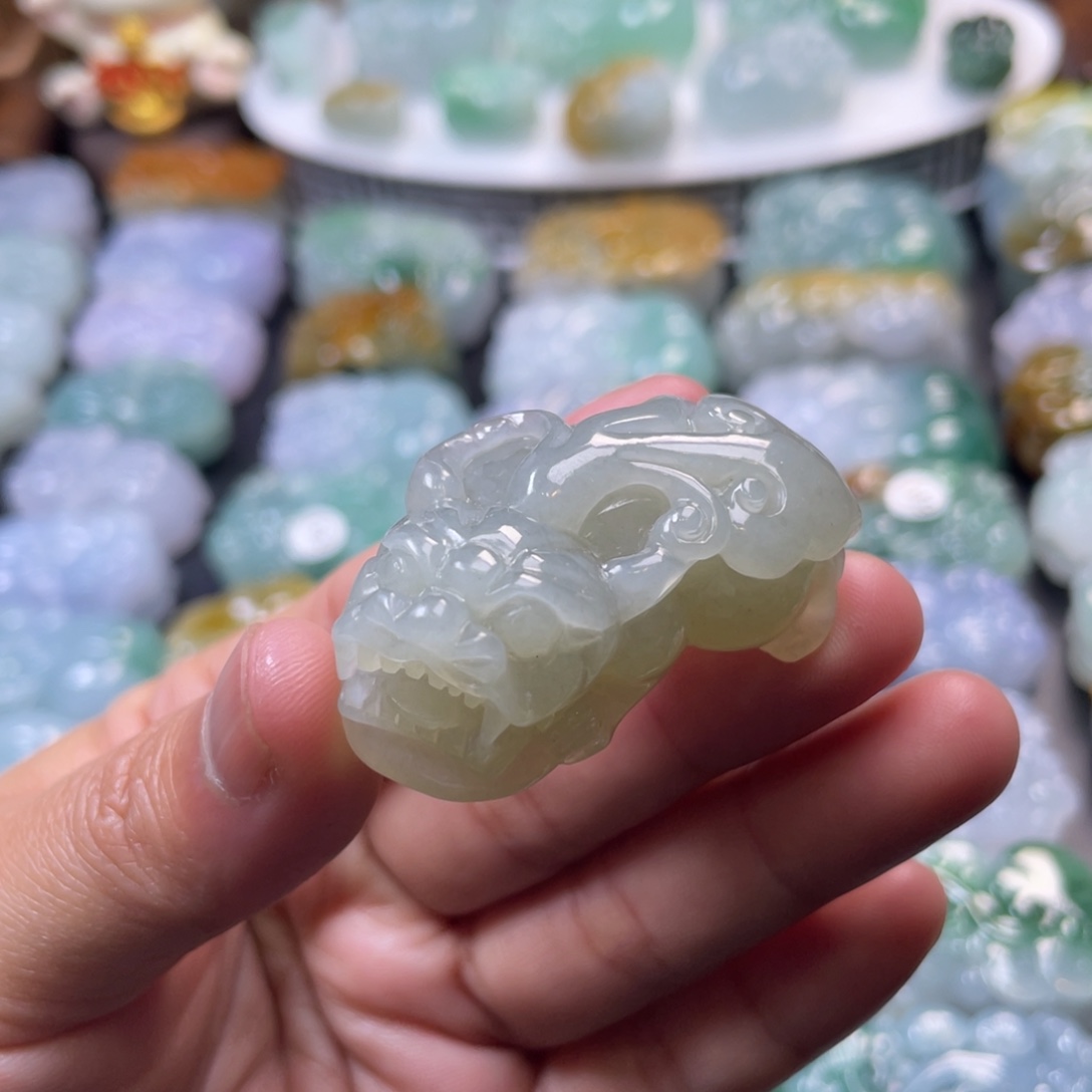 和田玉（糖玉）未镶嵌颈饰貔貅