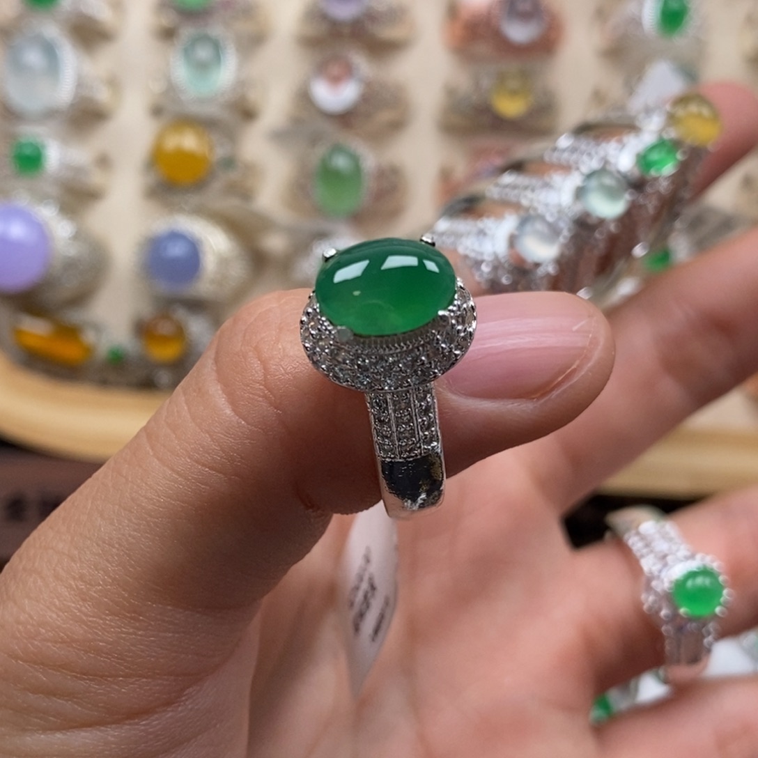 海***天翡翠未镶嵌颈饰缅甸天然翡翠a或