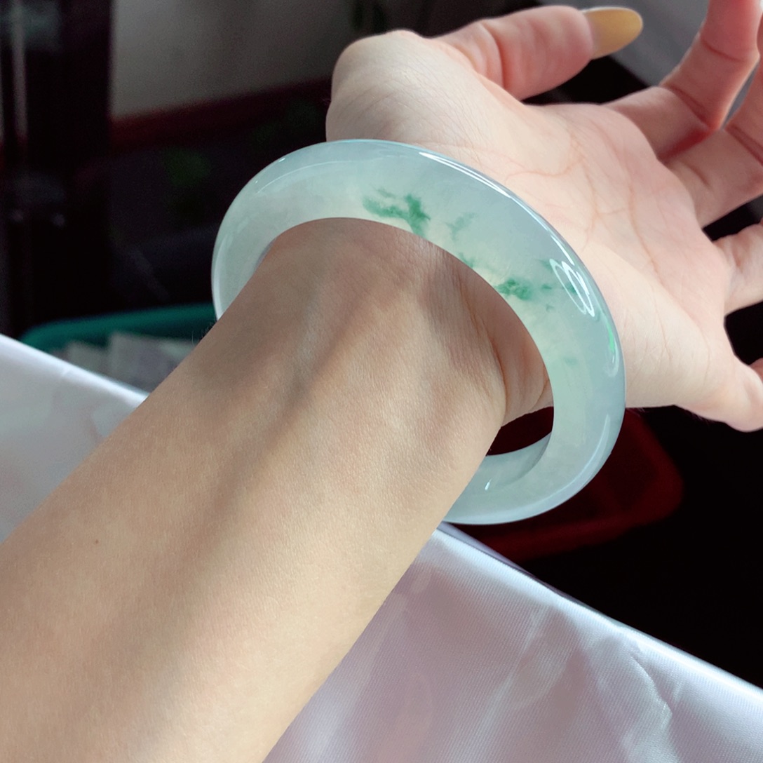 翡翠手镯未镶嵌56.4 清新清透冰飘花 灵