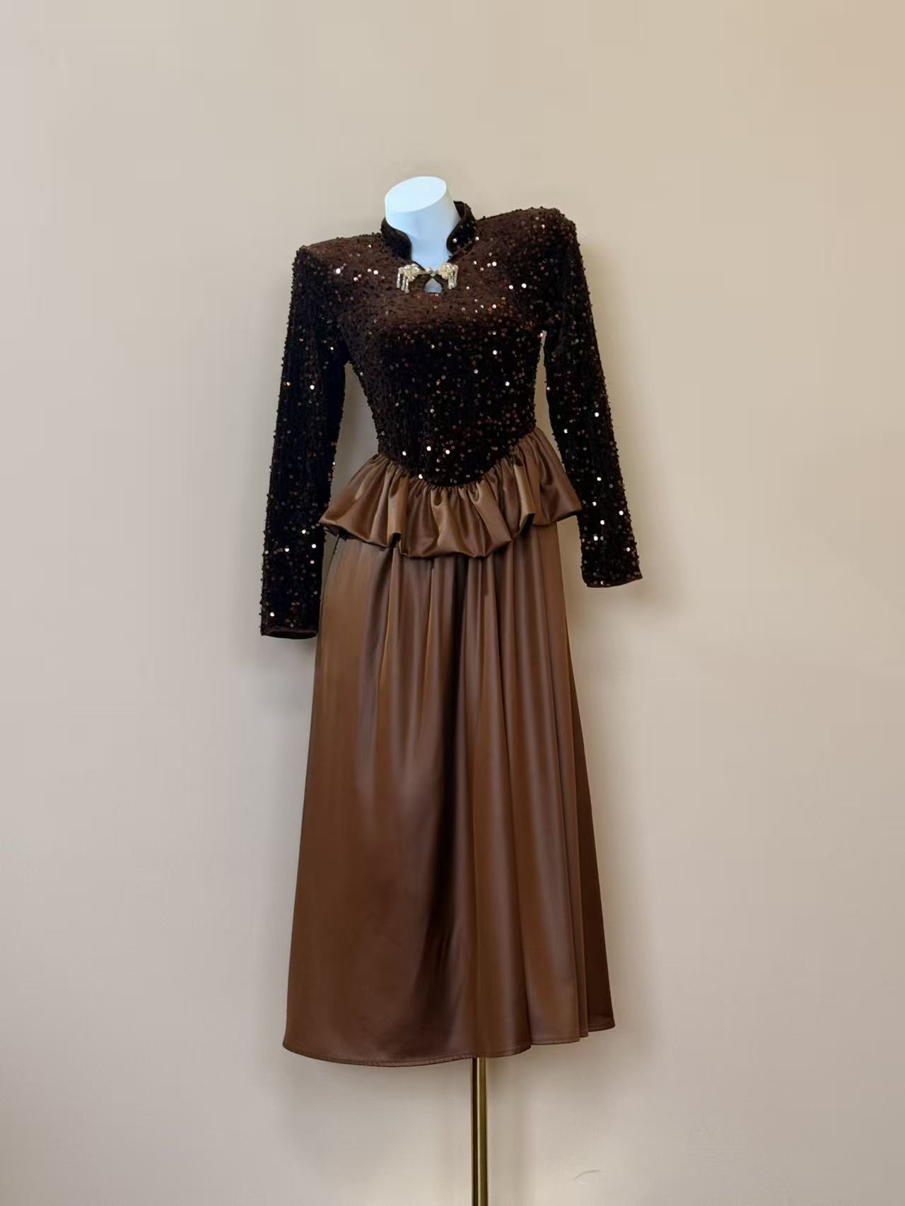 【十六定制】秋冬新款复古时尚设计感丝绒拼接气质蕾丝连衣裙21990