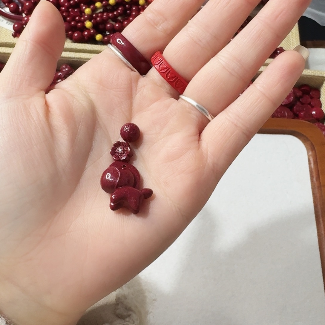 天然辰砂高含量紫金砂小马挂件