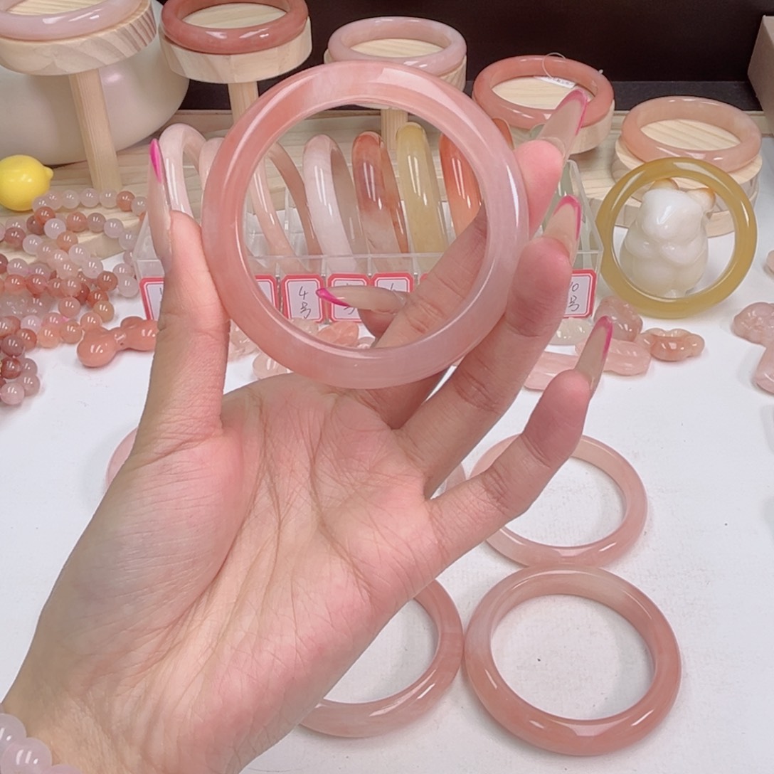 未镶嵌手镯石英质玉