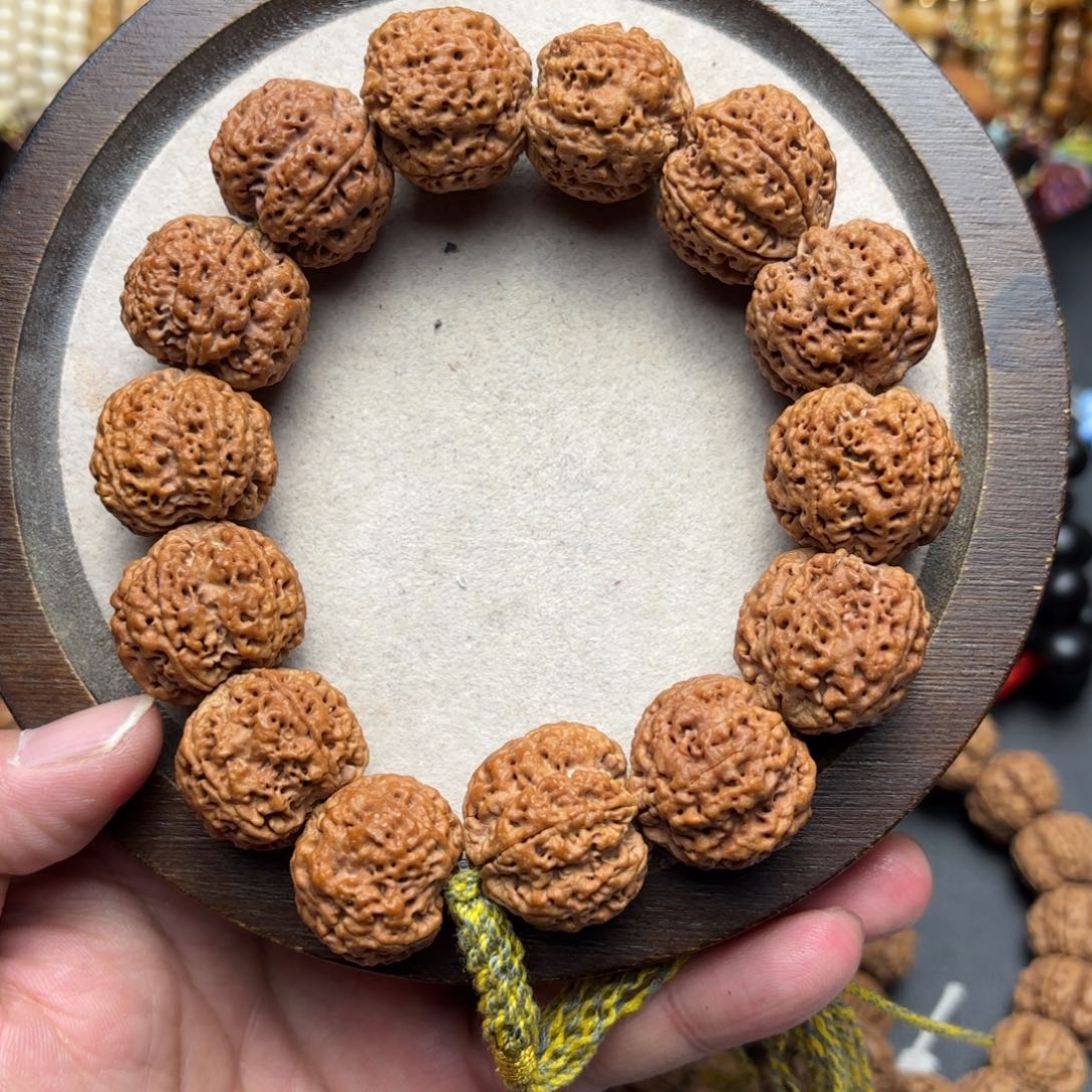 金刚菩提吊坠蜂王23