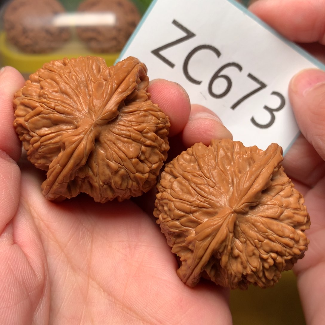 文玩核桃把件红皮球白43