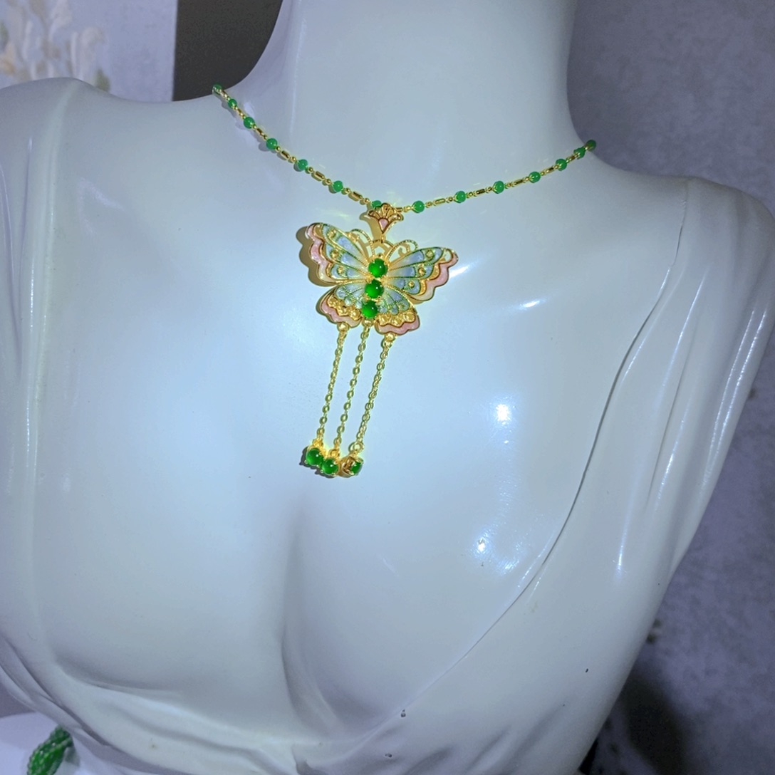 翡翠颈饰银S925镶嵌天然翡翠