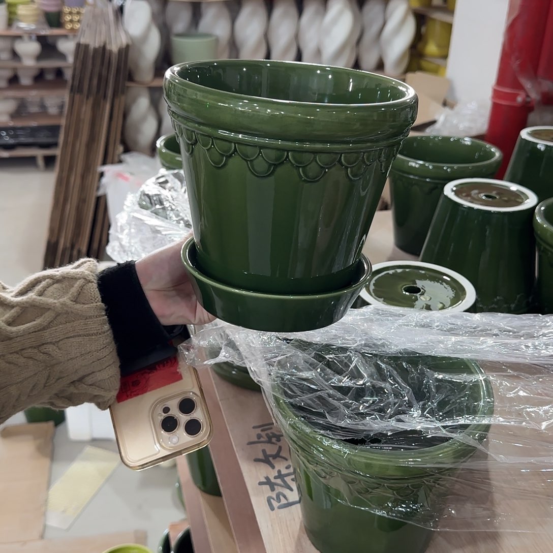 b2绿色带托花盆花盆花盆