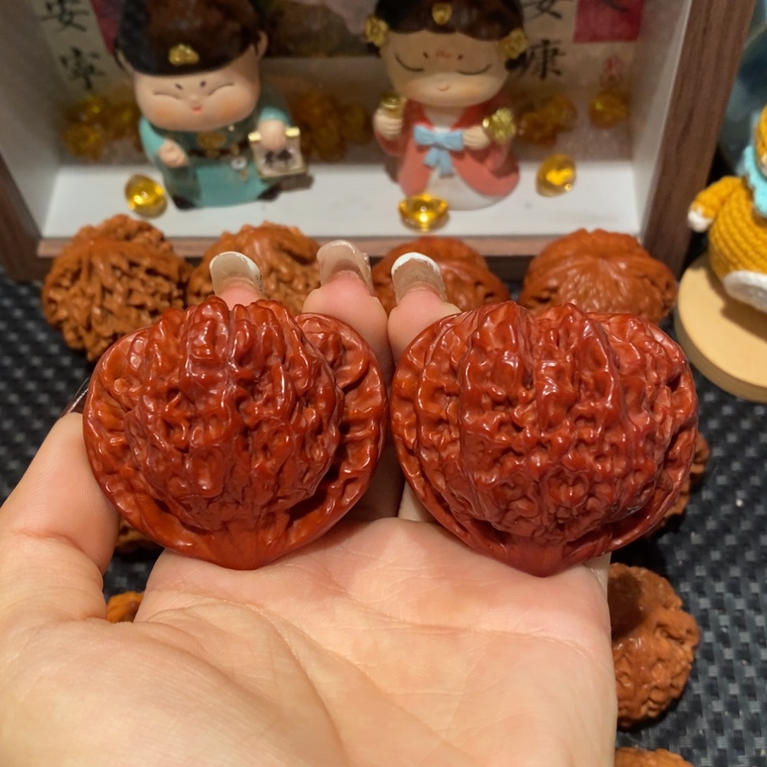 桃核吊坠49.8玉化官帽，0965