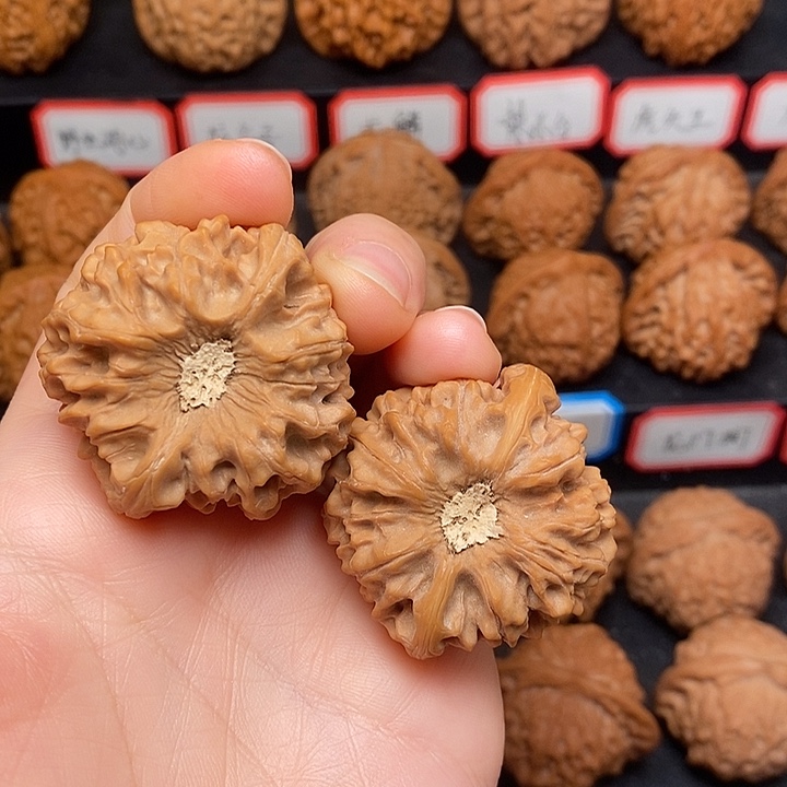 文玩核桃把件龙门涧41有修