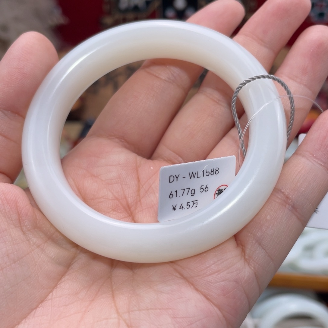 未镶嵌手镯和田玉柔光羊脂白玉泥鳅背56#天然和田玉女款手镯