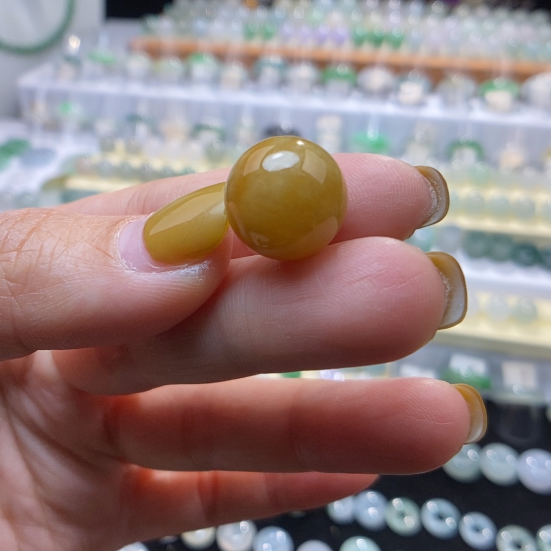 翡翠未镶嵌颈饰14.2满黄