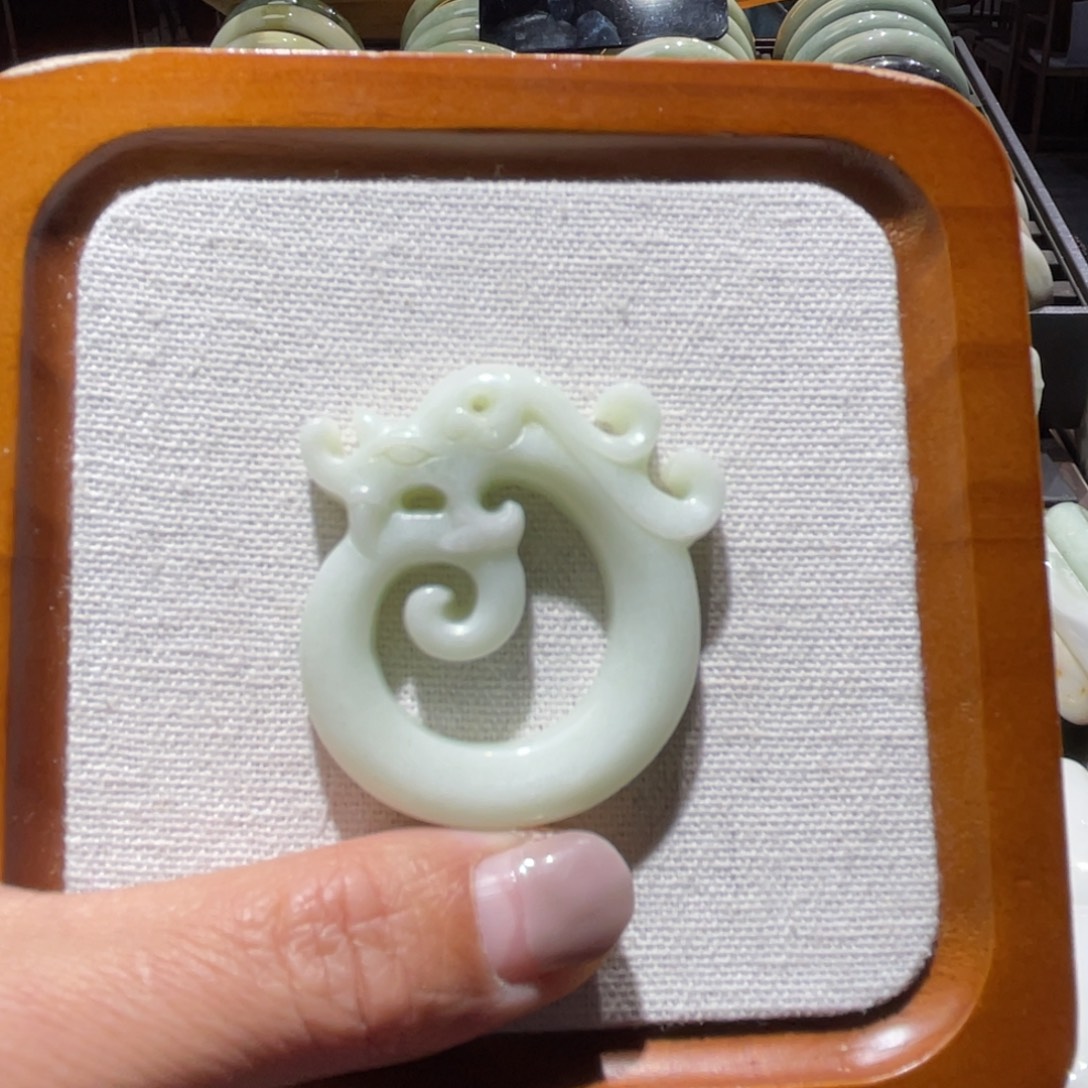 蓝田玉（蛇纹石化大理石玉）未镶嵌颈饰