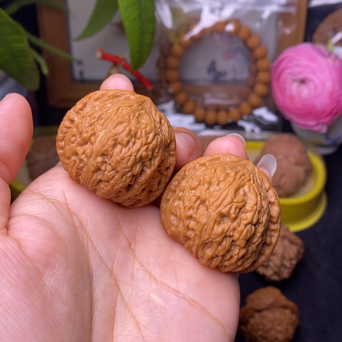 文玩核桃把件大****）38泥鳅背