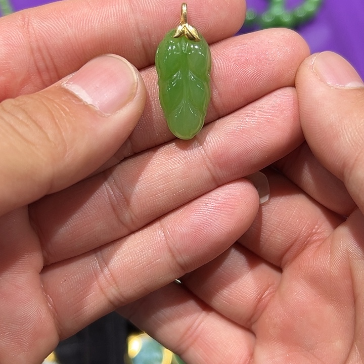 和田玉18K金镶嵌颈饰