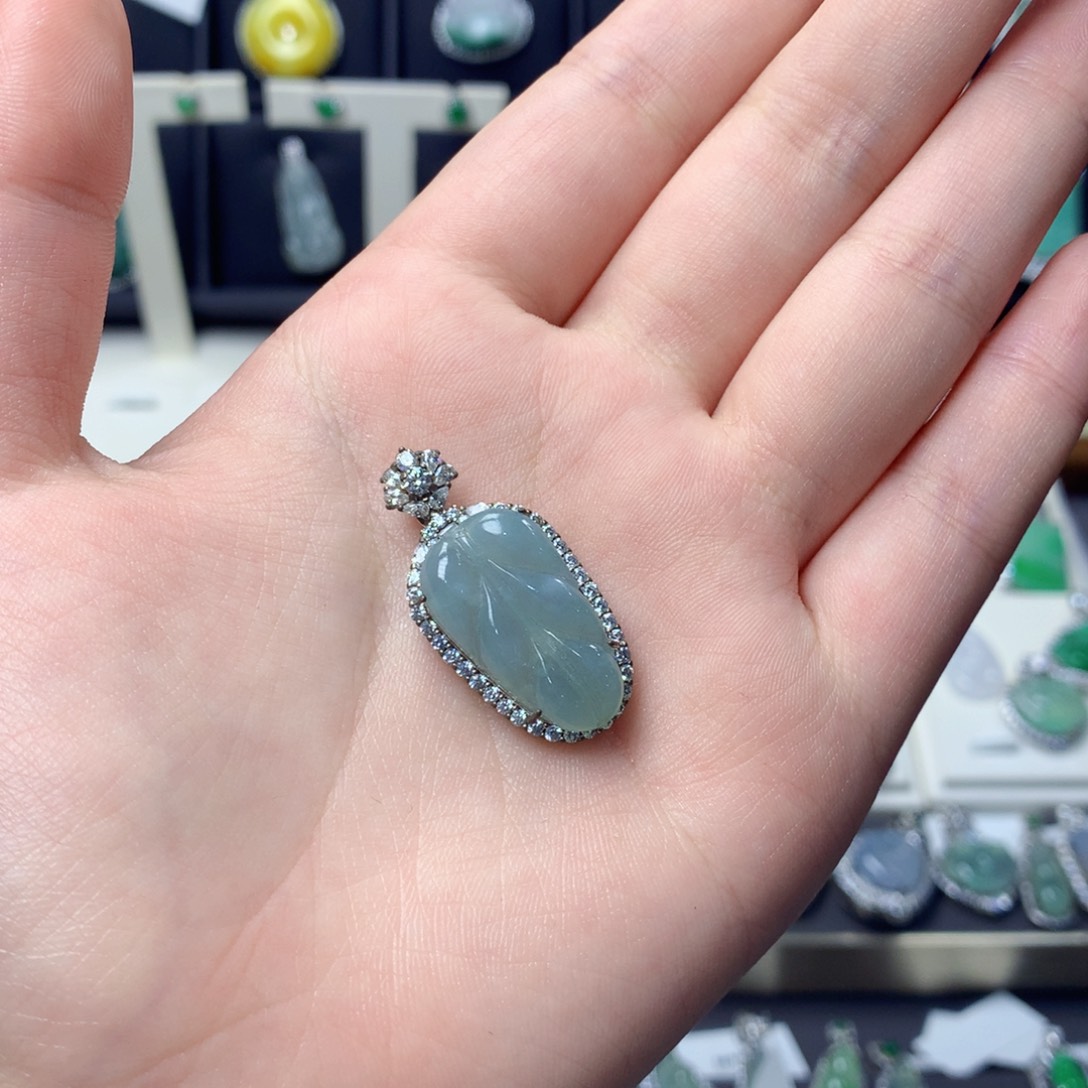 W***吴翡翠银S925镶嵌挂件