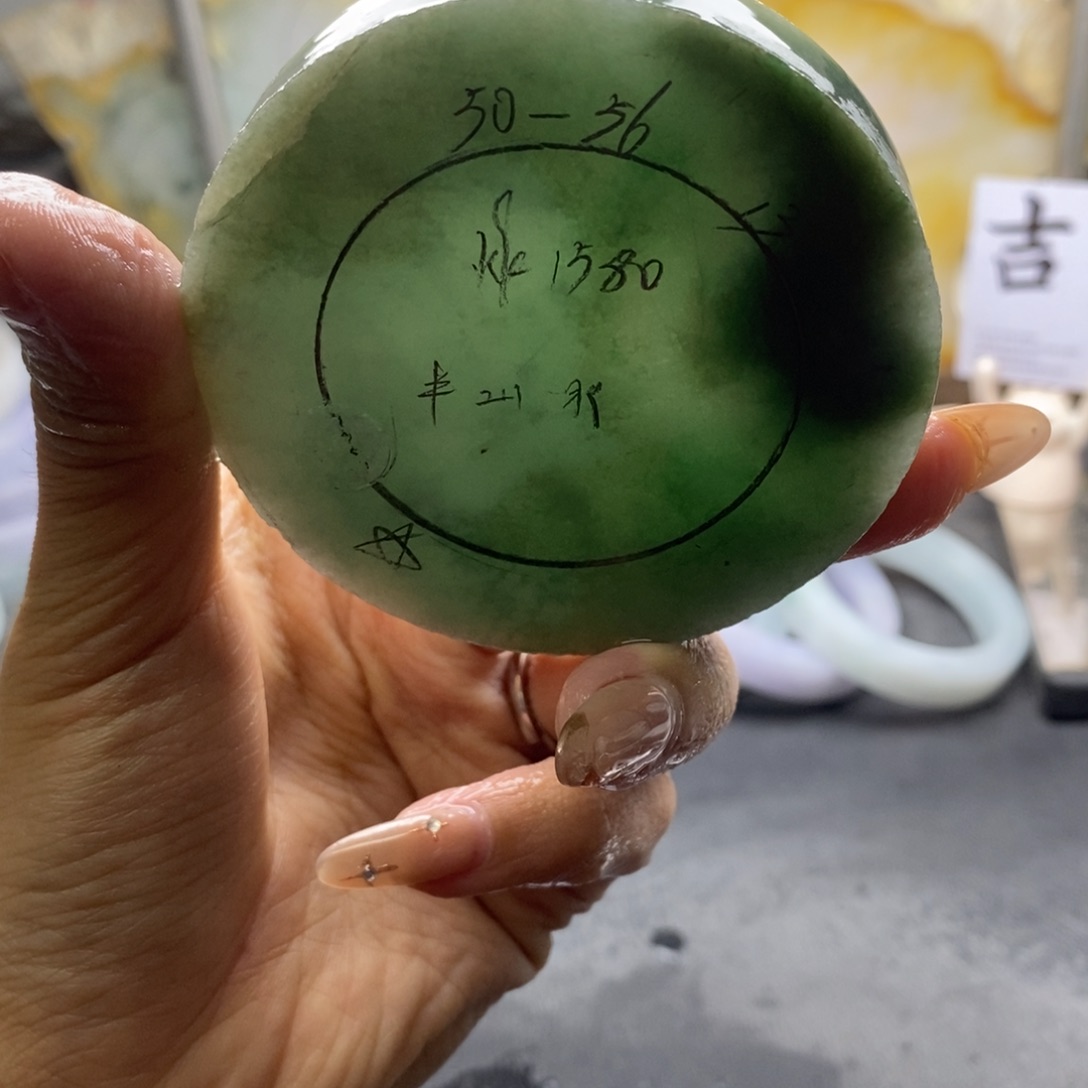 定制翡翠未镶嵌翡翠手镯