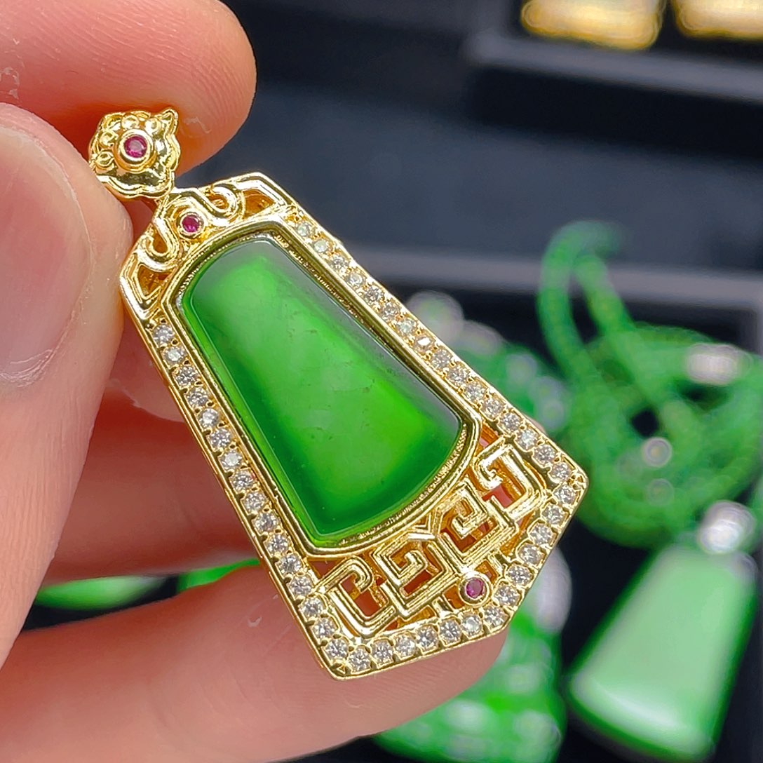 翡翠吊坠(不含链)未镶嵌