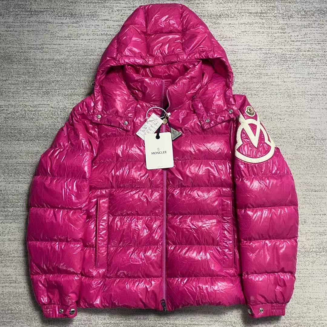 未使用 MONCLER 盟可睐 蒙口粉色SAULX袖标大logo连帽羽绒服 1码 